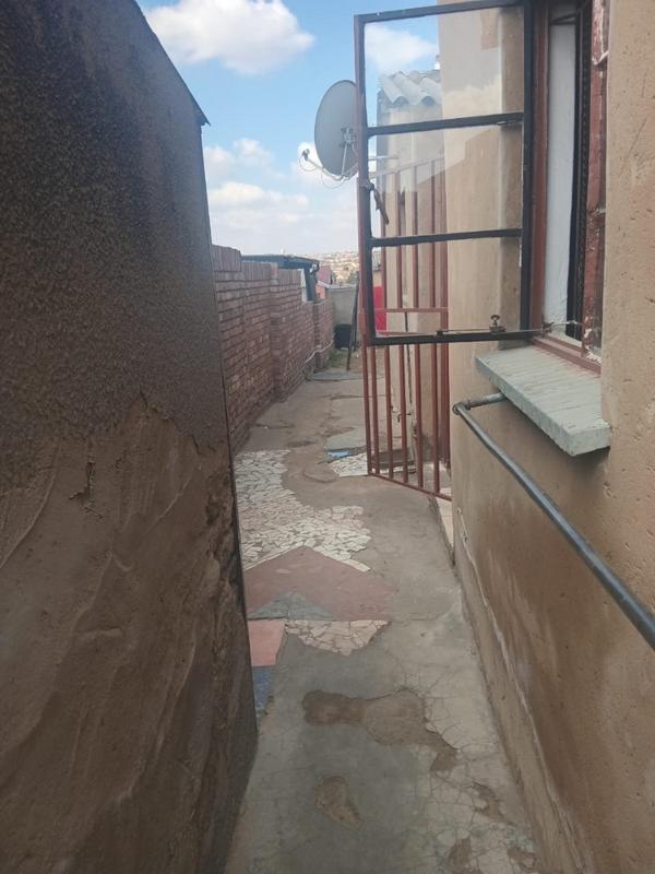 6 Bedroom Property for Sale in Tembisa Central Gauteng