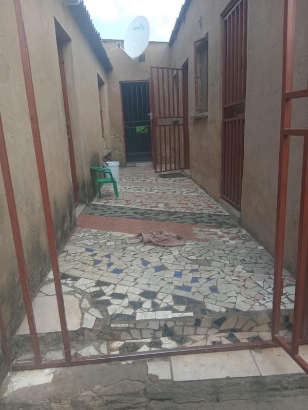 6 Bedroom Property for Sale in Tembisa Central Gauteng