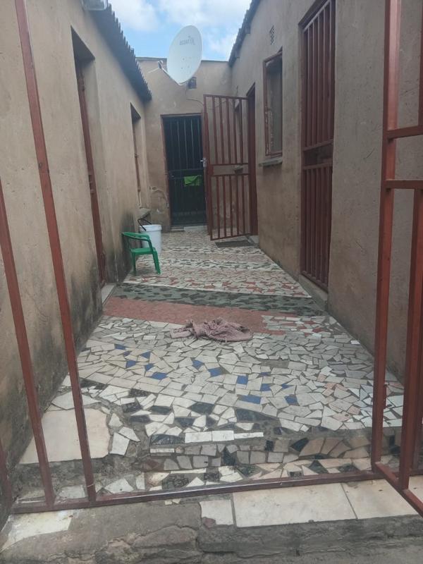 6 Bedroom Property for Sale in Tembisa Central Gauteng