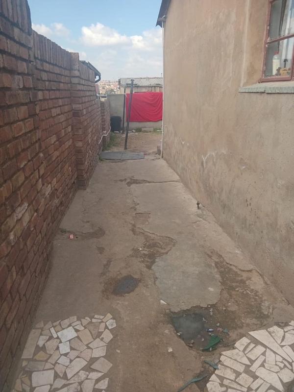6 Bedroom Property for Sale in Tembisa Central Gauteng