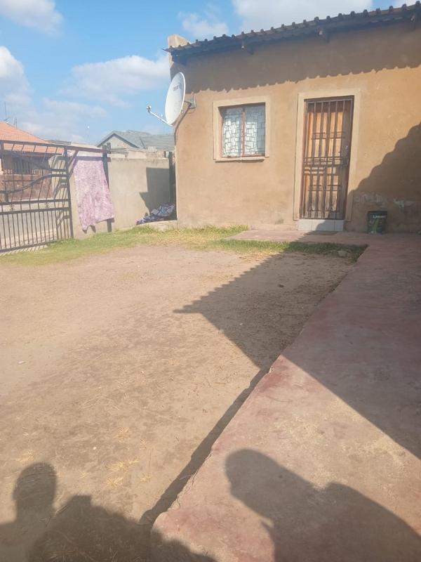 6 Bedroom Property for Sale in Tembisa Central Gauteng