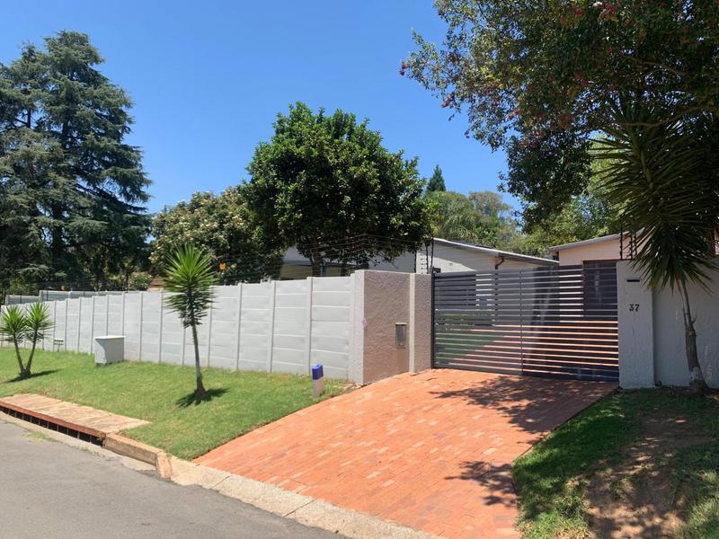 To Let 1 Bedroom Property for Rent in Blairgowrie Gauteng
