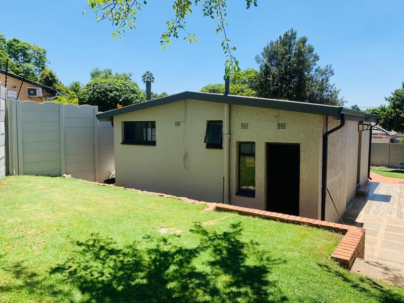 To Let 1 Bedroom Property for Rent in Blairgowrie Gauteng