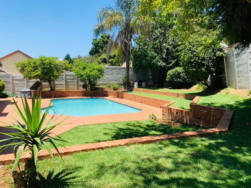 To Let 1 Bedroom Property for Rent in Blairgowrie Gauteng