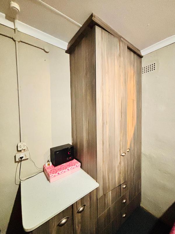 To Let 1 Bedroom Property for Rent in Blairgowrie Gauteng