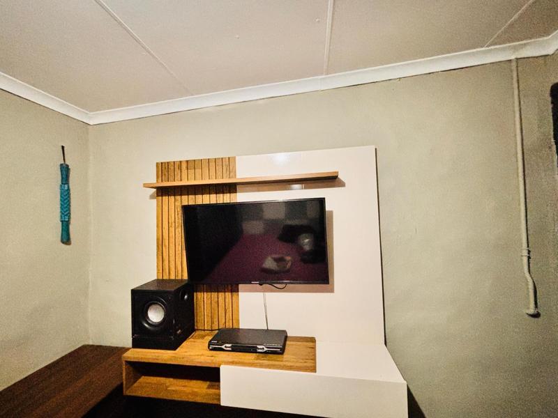 To Let 1 Bedroom Property for Rent in Blairgowrie Gauteng
