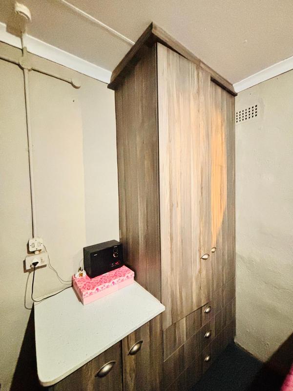 To Let 1 Bedroom Property for Rent in Blairgowrie Gauteng