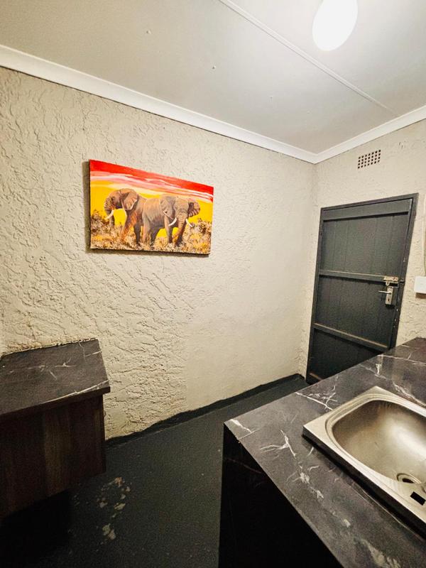 To Let 1 Bedroom Property for Rent in Blairgowrie Gauteng