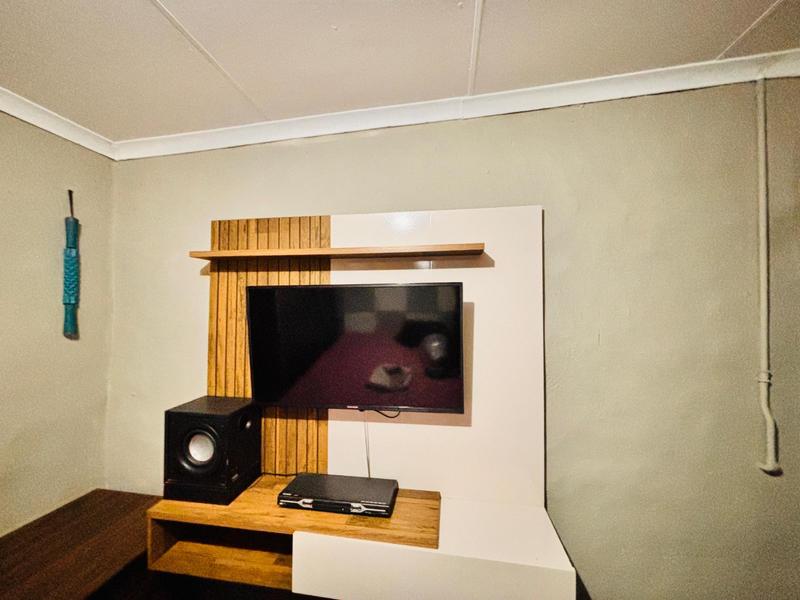 To Let 1 Bedroom Property for Rent in Blairgowrie Gauteng