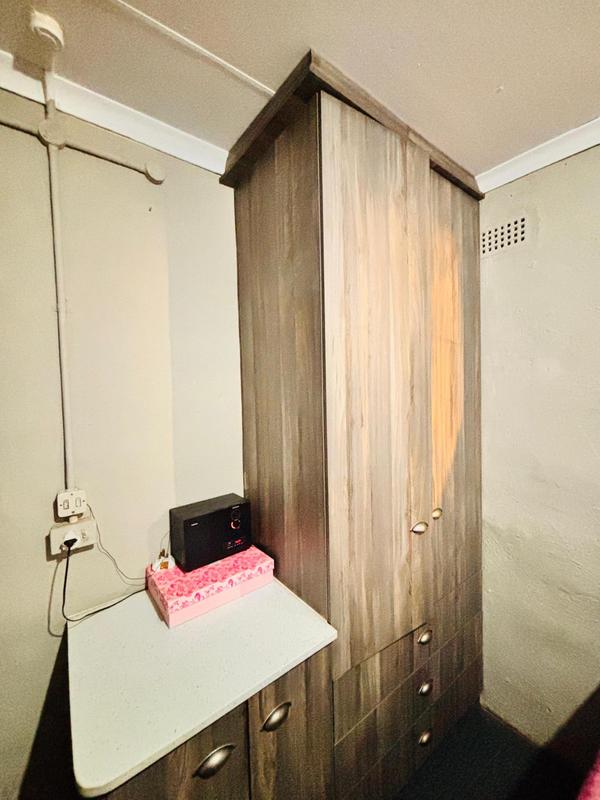 To Let 1 Bedroom Property for Rent in Blairgowrie Gauteng