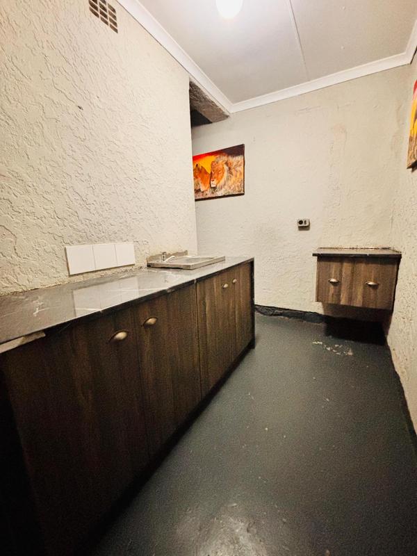 To Let 1 Bedroom Property for Rent in Blairgowrie Gauteng