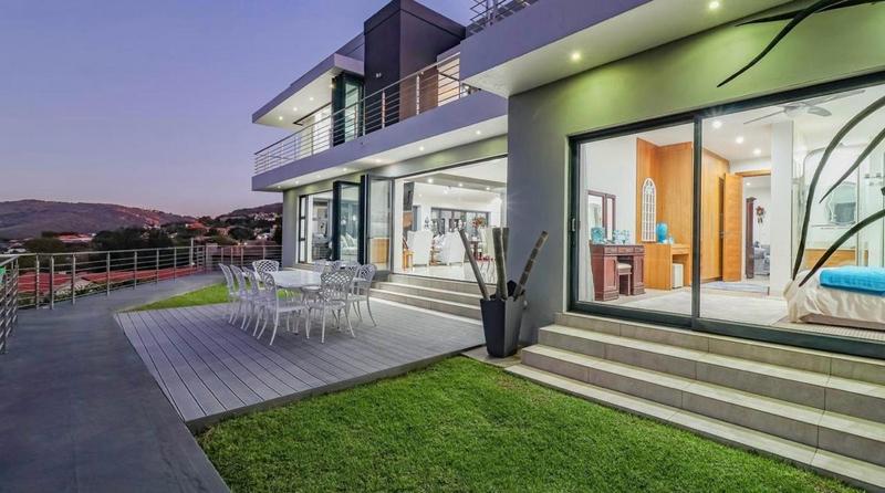 5 Bedroom Property for Sale in Featherbrooke Estate Gauteng