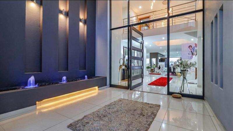 5 Bedroom Property for Sale in Featherbrooke Estate Gauteng