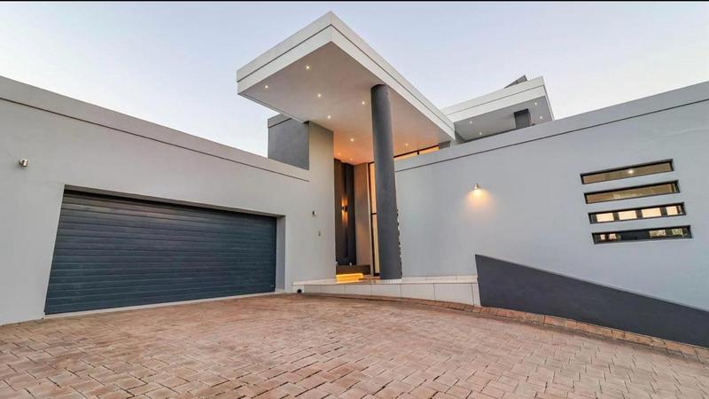 5 Bedroom Property for Sale in Featherbrooke Estate Gauteng