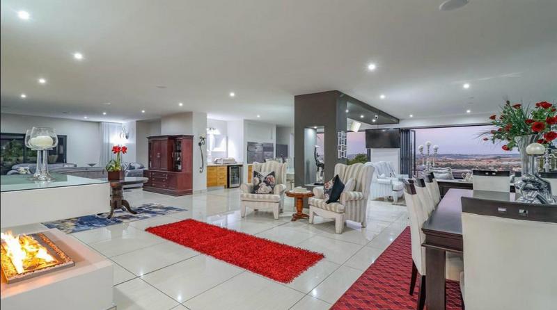 5 Bedroom Property for Sale in Featherbrooke Estate Gauteng