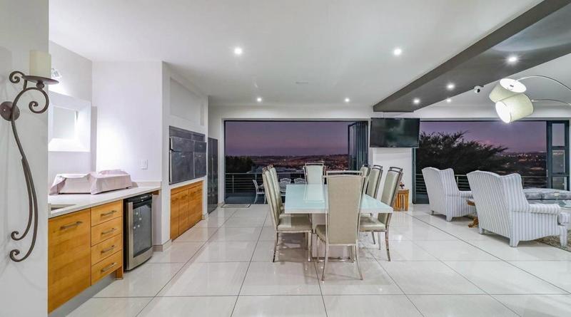 5 Bedroom Property for Sale in Featherbrooke Estate Gauteng