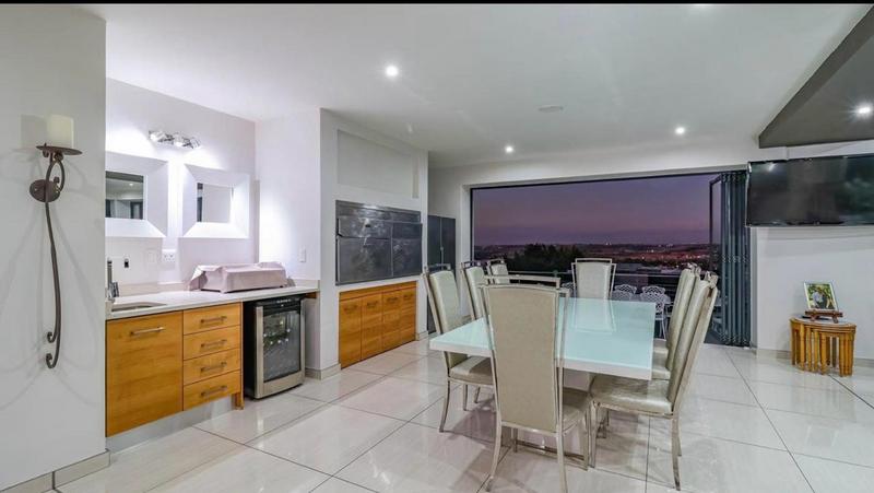5 Bedroom Property for Sale in Featherbrooke Estate Gauteng
