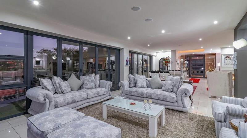 5 Bedroom Property for Sale in Featherbrooke Estate Gauteng