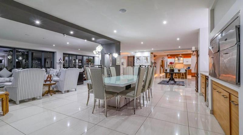 5 Bedroom Property for Sale in Featherbrooke Estate Gauteng