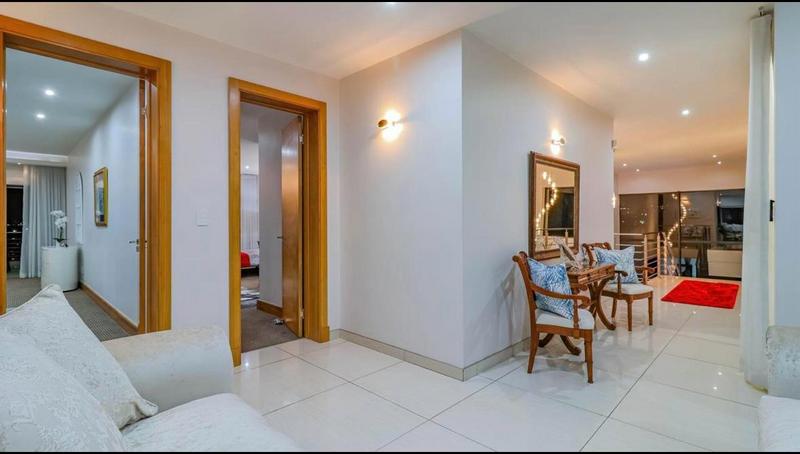5 Bedroom Property for Sale in Featherbrooke Estate Gauteng