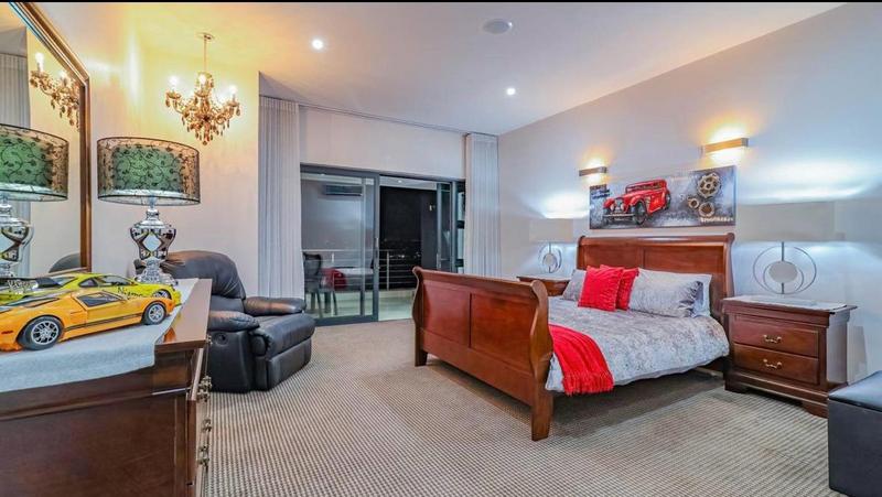 5 Bedroom Property for Sale in Featherbrooke Estate Gauteng