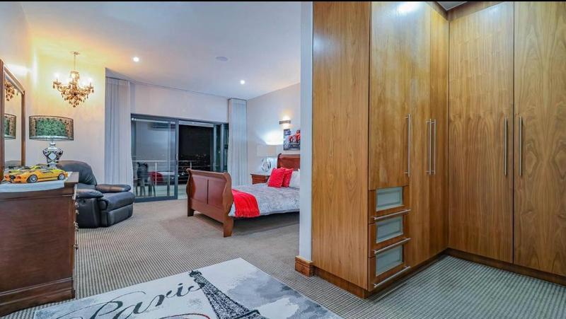 5 Bedroom Property for Sale in Featherbrooke Estate Gauteng