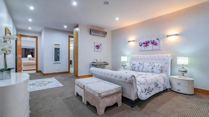 5 Bedroom Property for Sale in Featherbrooke Estate Gauteng