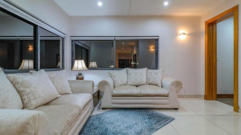 5 Bedroom Property for Sale in Featherbrooke Estate Gauteng