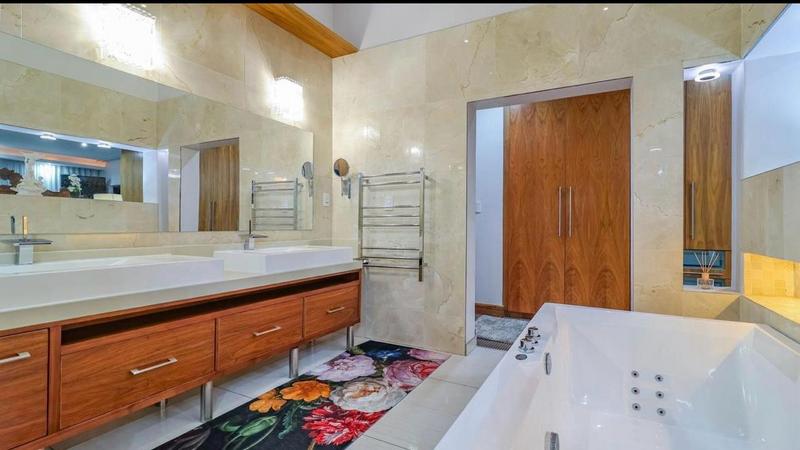 5 Bedroom Property for Sale in Featherbrooke Estate Gauteng