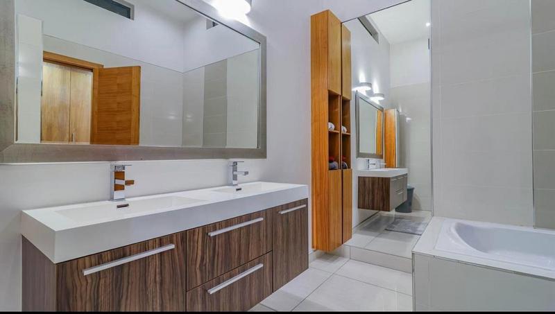 5 Bedroom Property for Sale in Featherbrooke Estate Gauteng