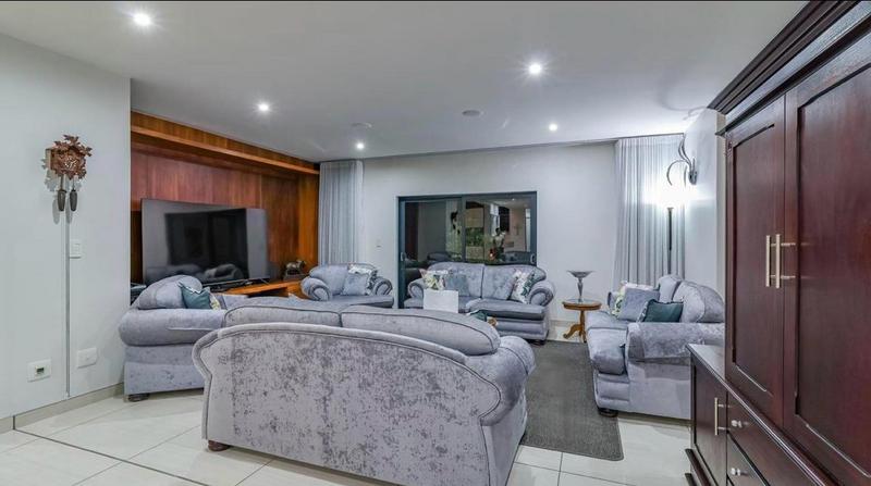 5 Bedroom Property for Sale in Featherbrooke Estate Gauteng