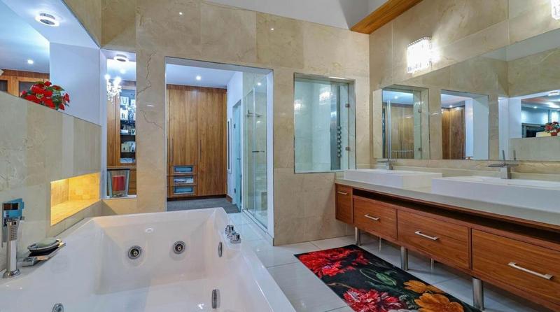 5 Bedroom Property for Sale in Featherbrooke Estate Gauteng