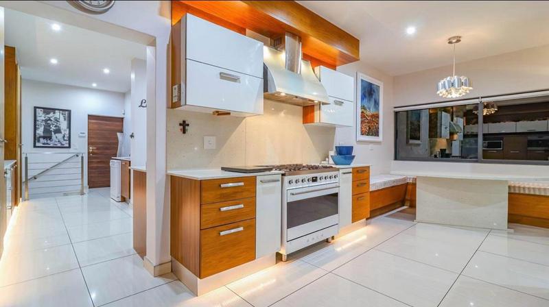 5 Bedroom Property for Sale in Featherbrooke Estate Gauteng