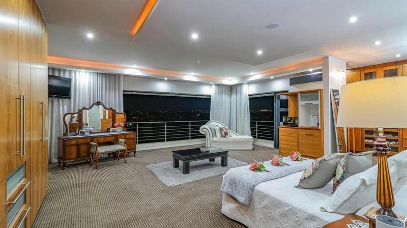 5 Bedroom Property for Sale in Featherbrooke Estate Gauteng