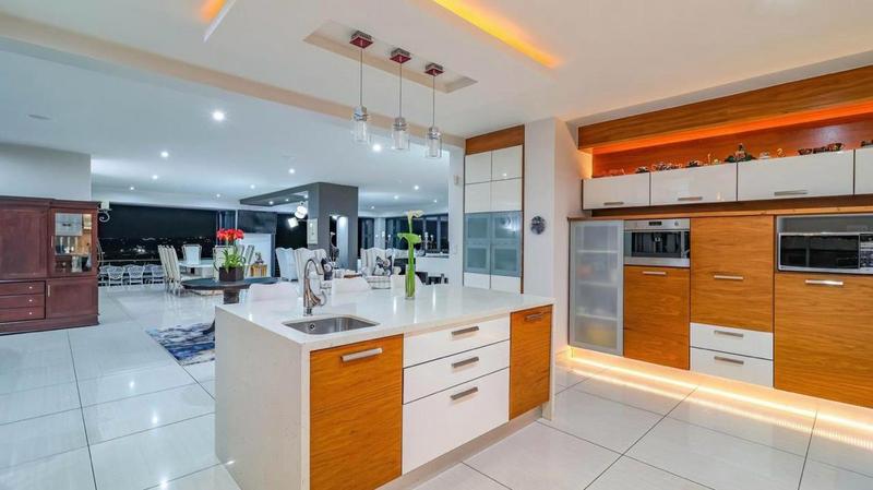 5 Bedroom Property for Sale in Featherbrooke Estate Gauteng