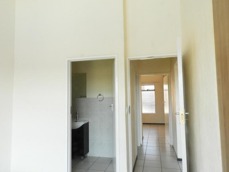 To Let 2 Bedroom Property for Rent in Blackheath Gauteng