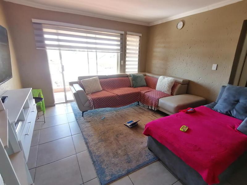To Let 2 Bedroom Property for Rent in Sonneveld Gauteng