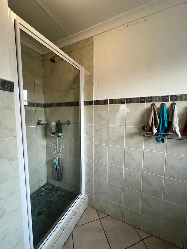 To Let 4 Bedroom Property for Rent in Sonneveld Gauteng
