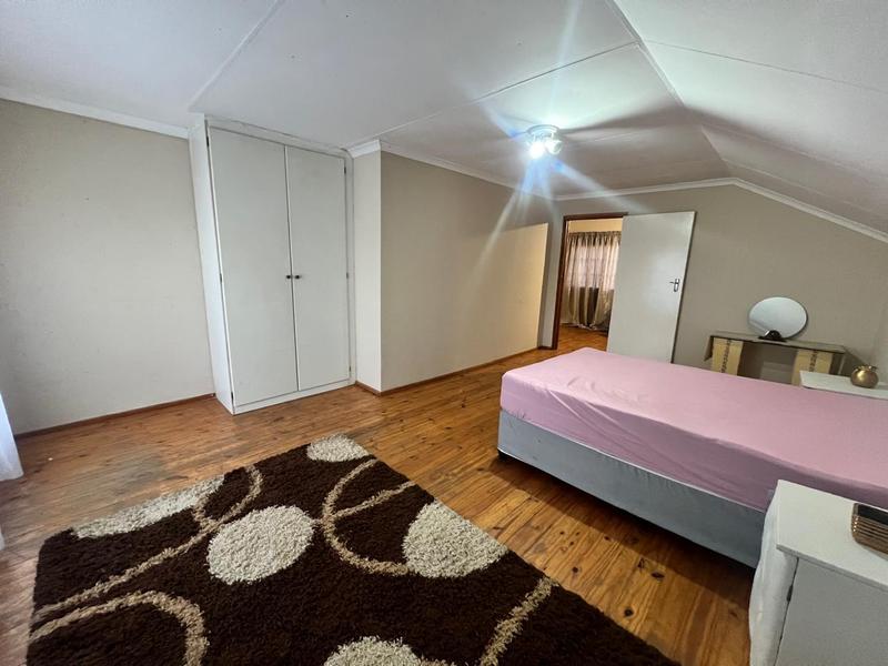 To Let 4 Bedroom Property for Rent in Sonneveld Gauteng