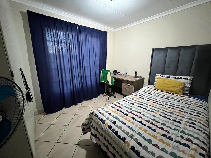 To Let 4 Bedroom Property for Rent in Sonneveld Gauteng