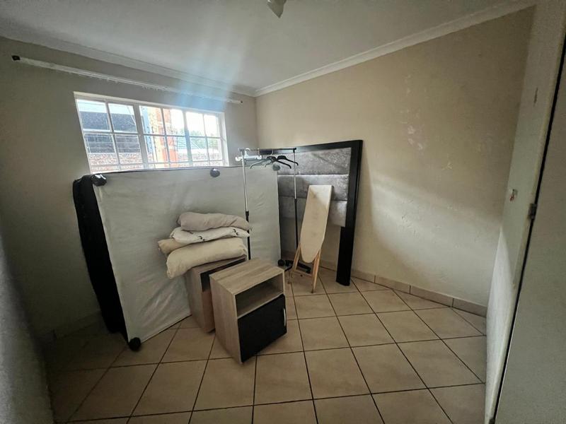 To Let 4 Bedroom Property for Rent in Sonneveld Gauteng