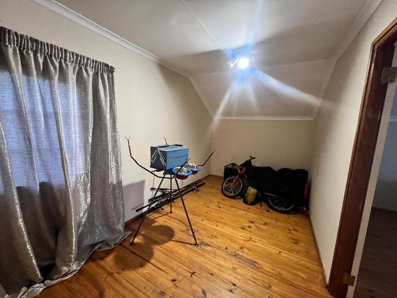 To Let 4 Bedroom Property for Rent in Sonneveld Gauteng