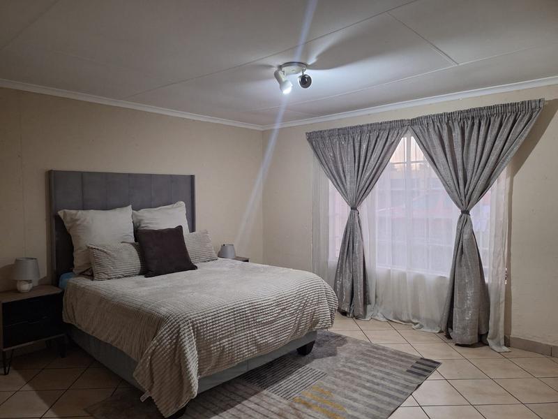 4 Bedroom Property for Sale in Sonneveld Gauteng
