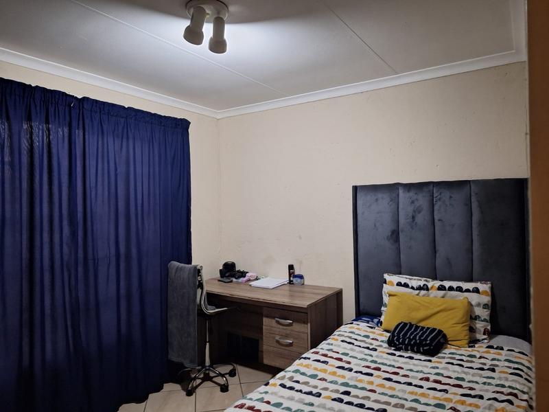 4 Bedroom Property for Sale in Sonneveld Gauteng