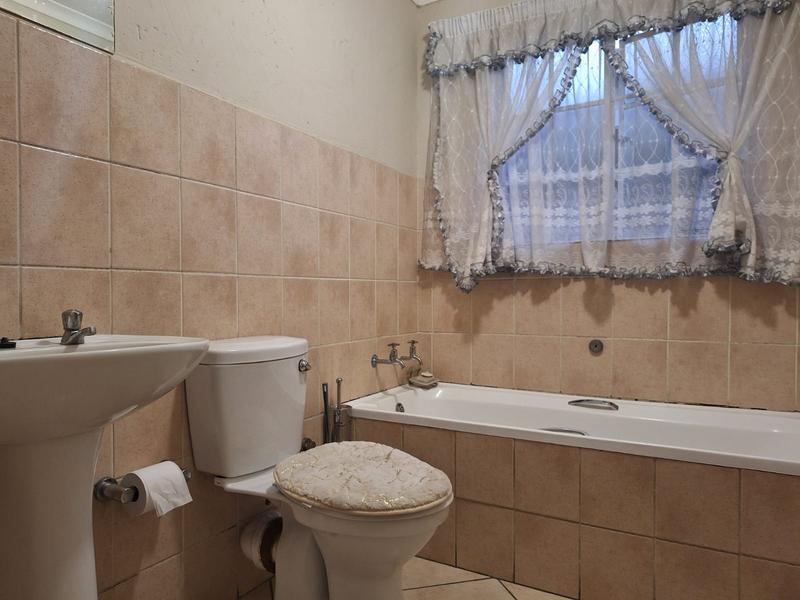 4 Bedroom Property for Sale in Sonneveld Gauteng