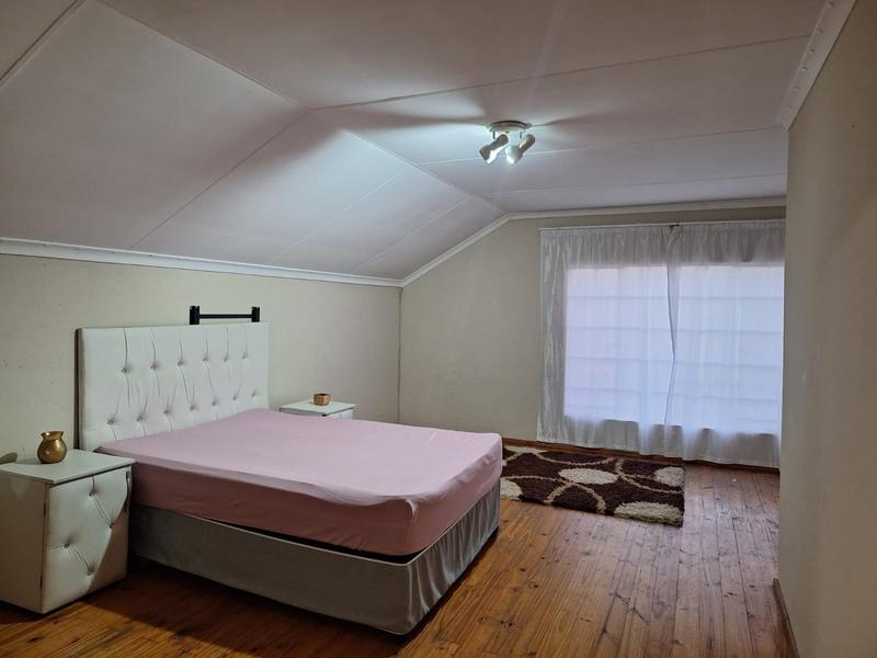 4 Bedroom Property for Sale in Sonneveld Gauteng