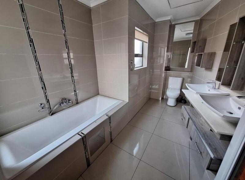 3 Bedroom Property for Sale in Glen Marais Gauteng