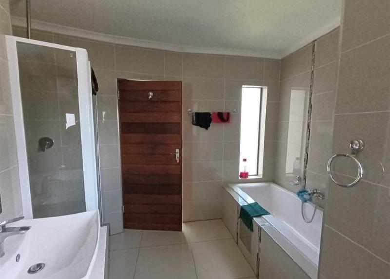 3 Bedroom Property for Sale in Glen Marais Gauteng