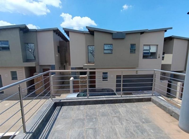 3 Bedroom Property for Sale in Glen Marais Gauteng