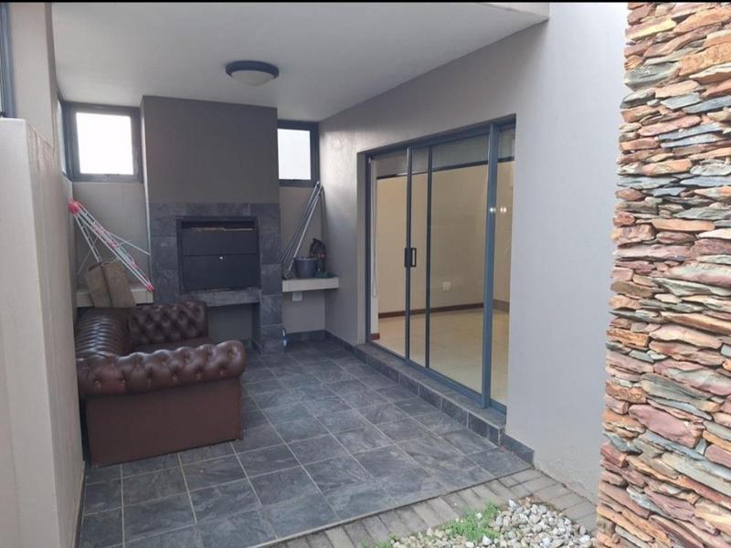 3 Bedroom Property for Sale in Glen Marais Gauteng